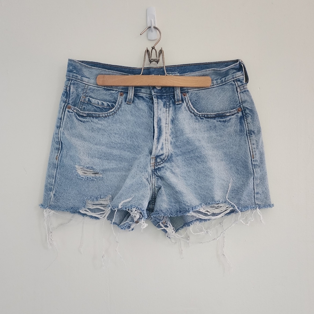 Old Navy Sky-Hi A-line distressed shorts size 8